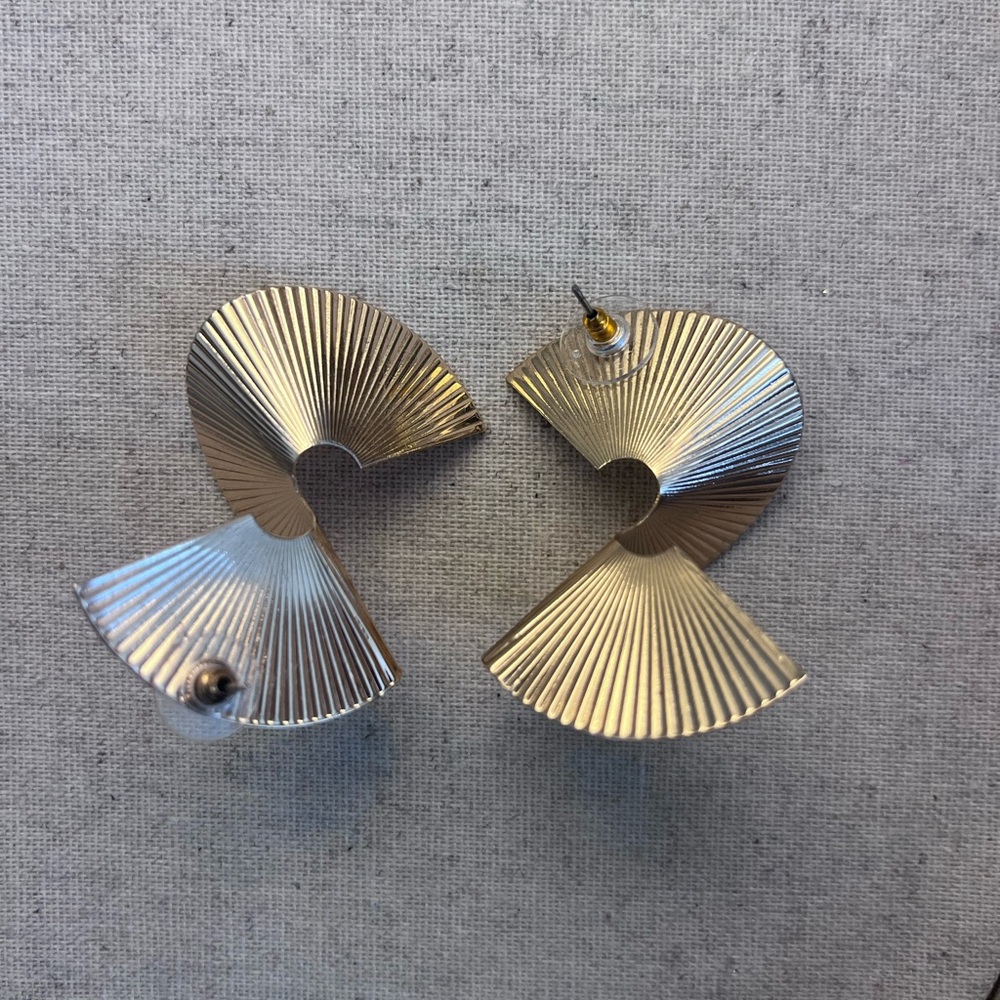 Large Gold Tone Statement Fan Earrings - Picture 5 of 7